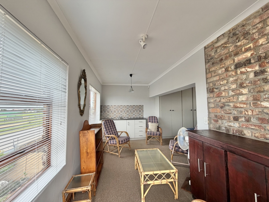 3 Bedroom Property for Sale in Wavecrest Eastern Cape